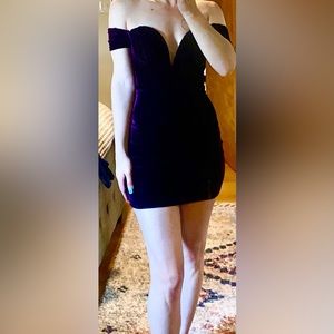 Purple velvet mini with plunging neckline, Tobi. Size s
